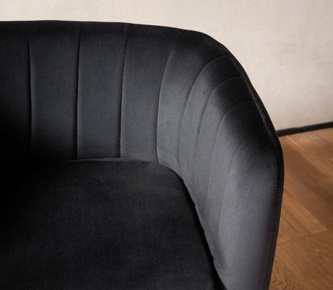Rootz Cozy Lounge Chair - Modern Armchair - Velvet Seat - Soft Comfort - 85cm x 72cm x 60cm - Black & Gold Design